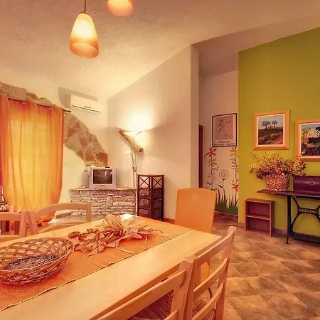 Vallelunga Apartment *